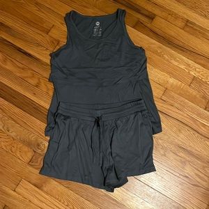 Like new Kindred Bravely Sloan PJ set